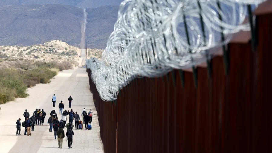 True Number of Illegal Border Crossings–Including Gotaways–Over 20,000 Per Day, War Correspondent Claims