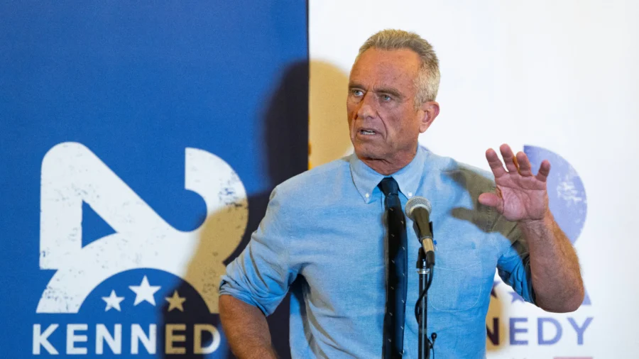 RFK Jr. Says Colorado’s Trump Ballot Ruling Makes America 'Look Like a Banana Republic'