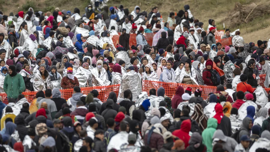 December to See Most Illegal Entries Ever: Report