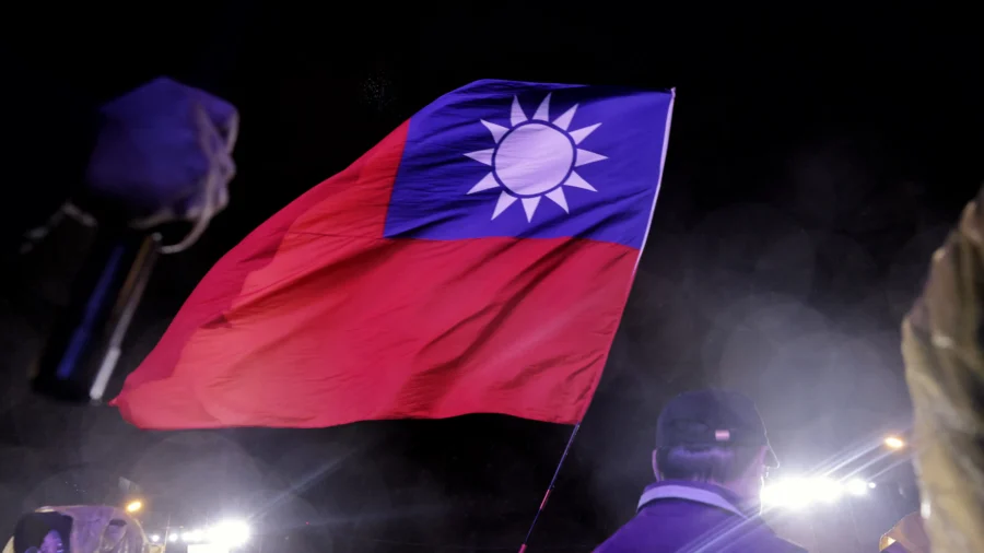 Xi Vows 'Complete Reunification' With Taiwan on Mao’s Birthday