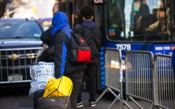 NYC Mayor Issues Order Cracking Down on ‘Rogue’ Buses from Southern Border