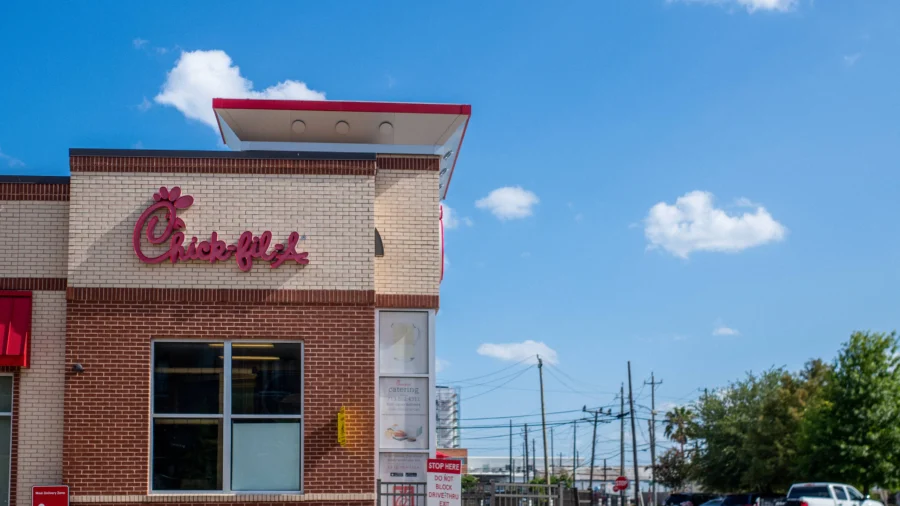Chick-Fil-a Facing Exclusion Over Sundays Highlights Potential First Amendment Clash: Legal Expert