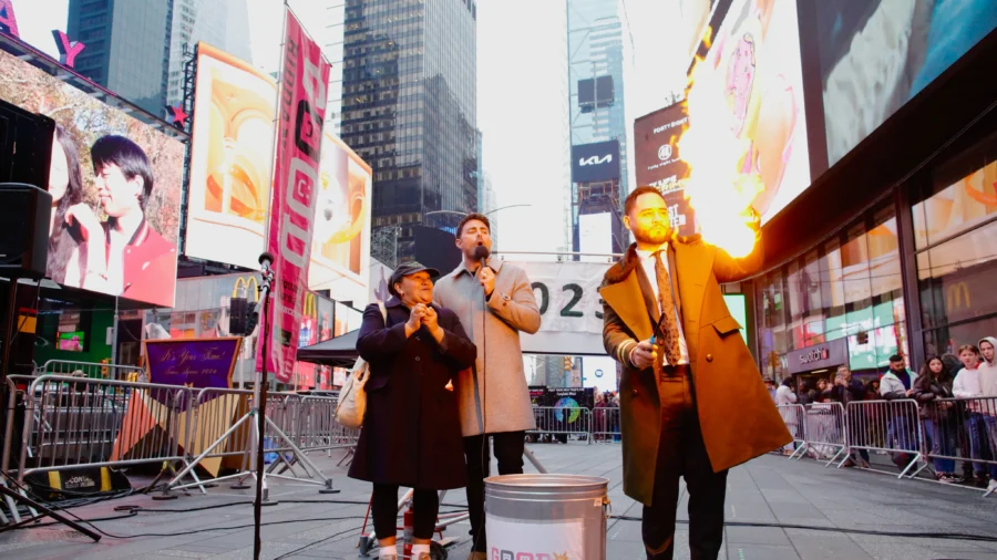 ‘Good Riddance Day’ Comes to Times Square Again