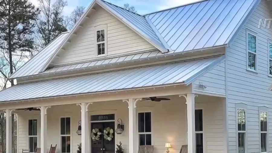 Man Keeps High School Promise, Builds Dream Home for Wife