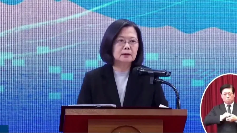 Xi Jinping Warns Taiwan in New Year Message