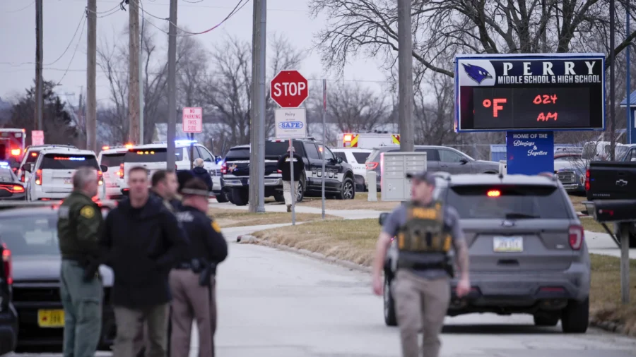 One Dead in Shooting at Iowa High School: Police