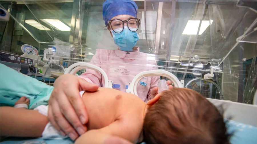 Chinese Women Refuse to Give Birth as Rate Plunges