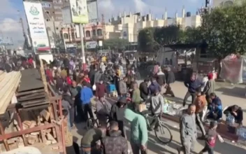 New Market Emerges on Street in Gaza