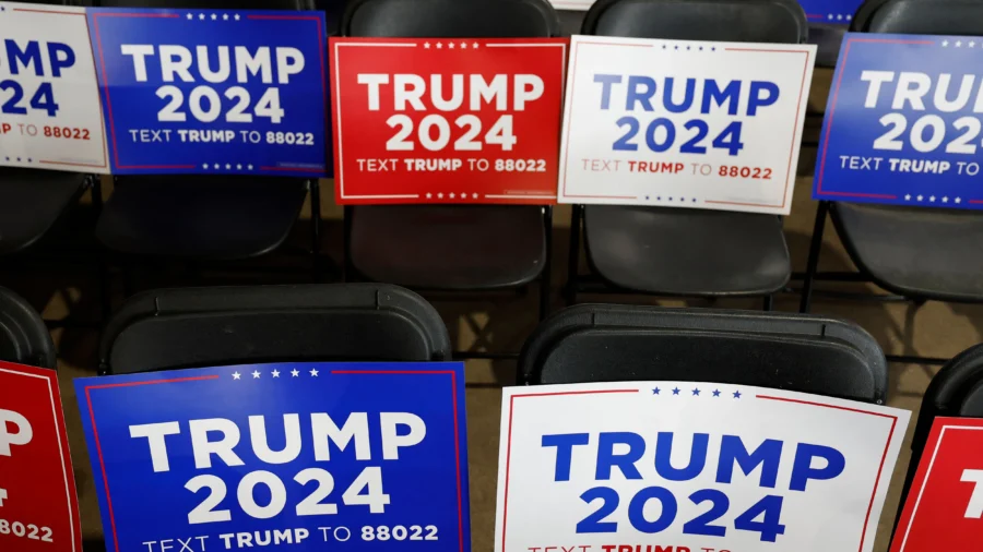 Trump 'Hitting It Hard' in Iowa as Weekend Sees Campaigning Reach Fever Pitch in Hawkeye State: Analysis