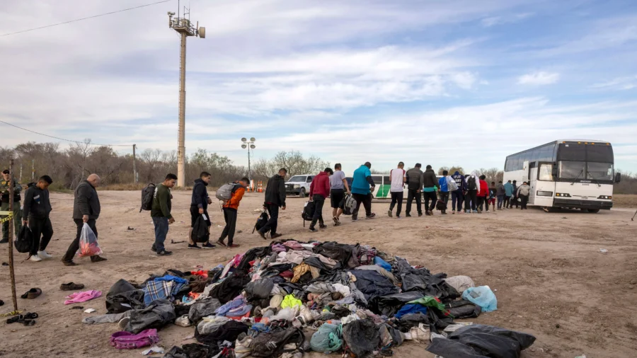 Illegal Border Crossers Are an ‘Avenue to Confront US’: Lenczycki