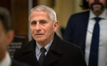 We Need Answers From Fauci on His Contradictory COVID Policies: Analyst