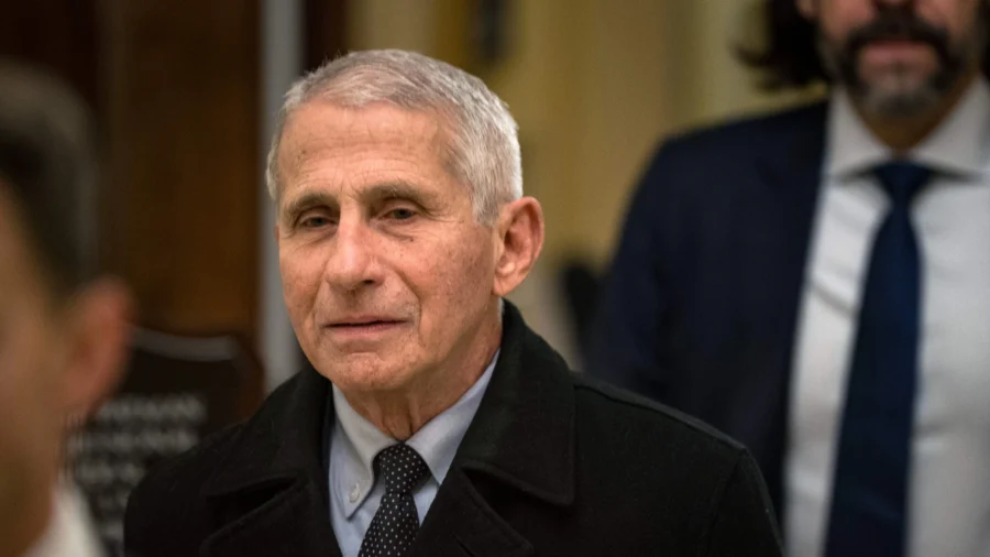 We Need Answers From Fauci on His Contradictory COVID Policies: Analyst
