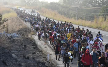 Migrant Caravan Regroups in Mexico After Government Promise of Papers Falls Through
