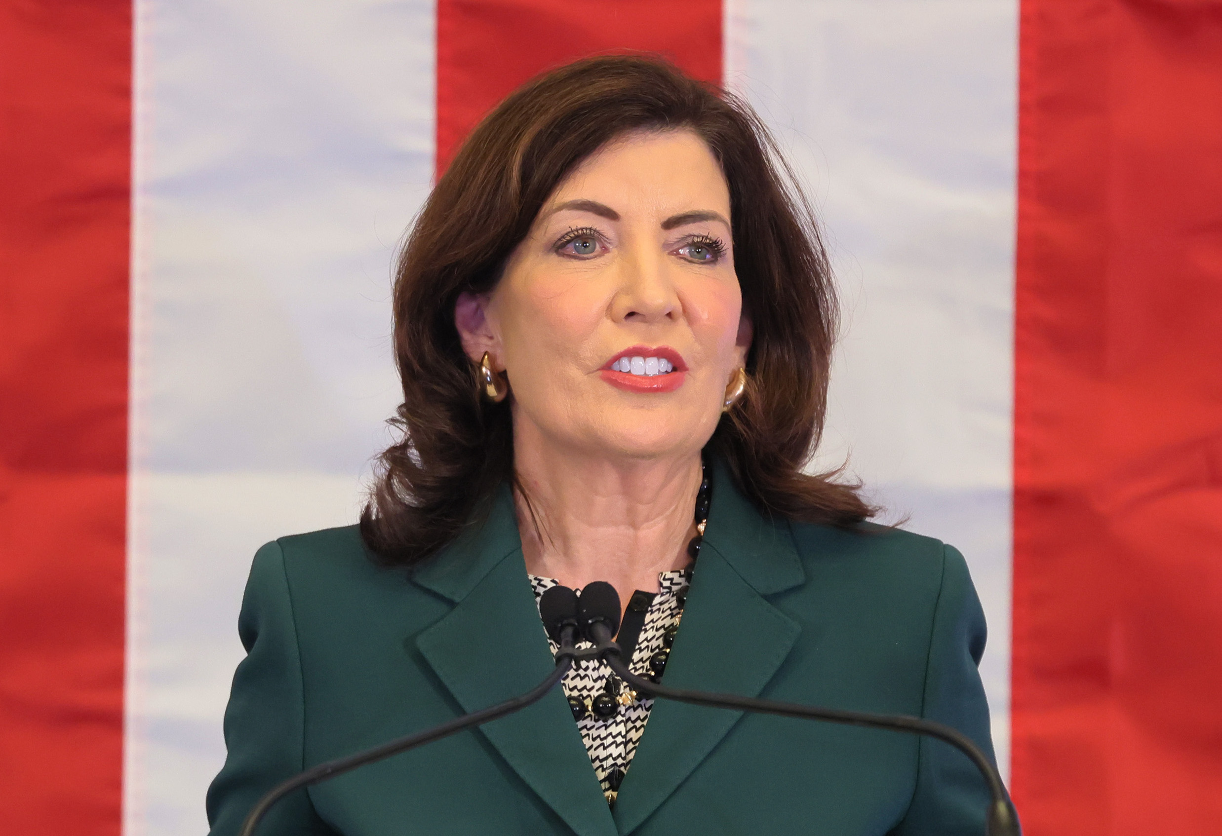 New York Gov. Hochul Delivers 2024 State Of The State Address | NTD