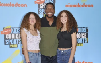 NFL Hall of Famer Michael Strahan’s 19-Year-Old Daughter Is Fighting Cancer