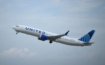 United Airlines Plane Loses Part of Its Wing Mid-Air