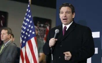 DeSantis Campaign Over If He’s Not 2nd in Iowa: Political Strategist