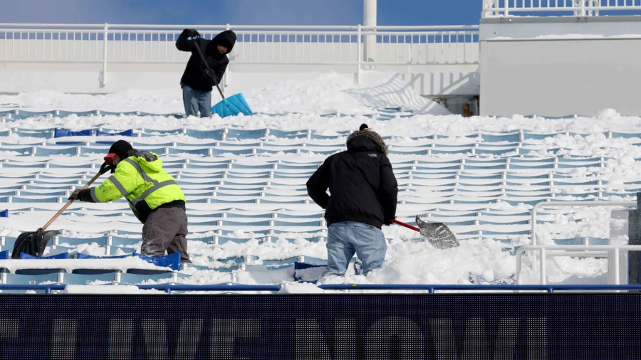 Buffalo Bills Seek Fans Help to Shovel Out Stadium