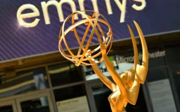 ‘The Bear,’ ‘Succession’ and ‘Beef’ Sweep Strike-Delayed Emmy Awards