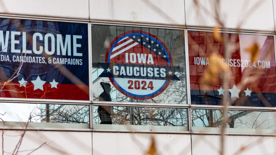 Chilly Iowa Caucus: What to Expect Tonight