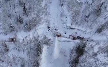 About 1,000 Tourists Trapped in China’s Xinjiang After Avalanches