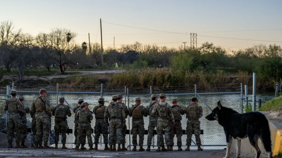 Texas Ignores DHS Order to Evacuate Park: Report