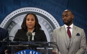 Prosecutor in Trump Georgia Case Paid for Trips With Fulton County DA Fani Willis, Bank Records Show