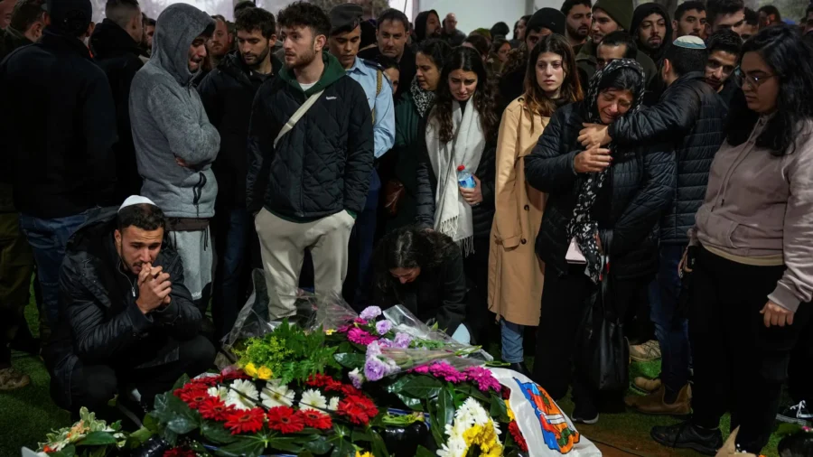 24 Israeli Soldiers Killed on Deadliest Day Since Gaza Offensive Began