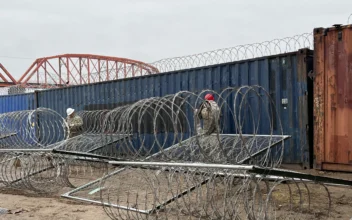 Texas Governor Vows to Add More Razor Wire After Supreme Court Order