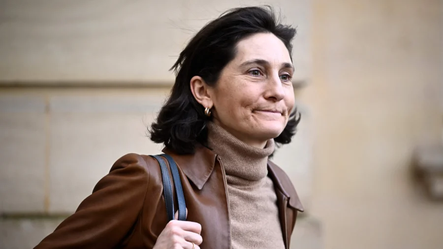 French Minister's Catholic School Choice Sparks National Academic Advantage Debate