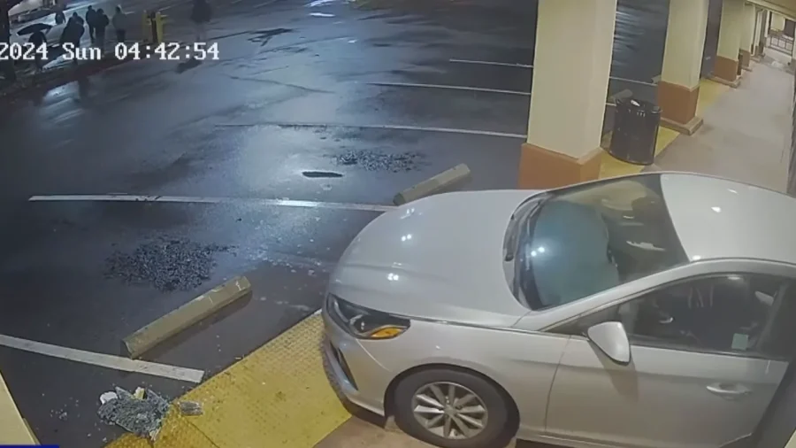 Thieves Use Government Car In Smash & Grab Caught on Video