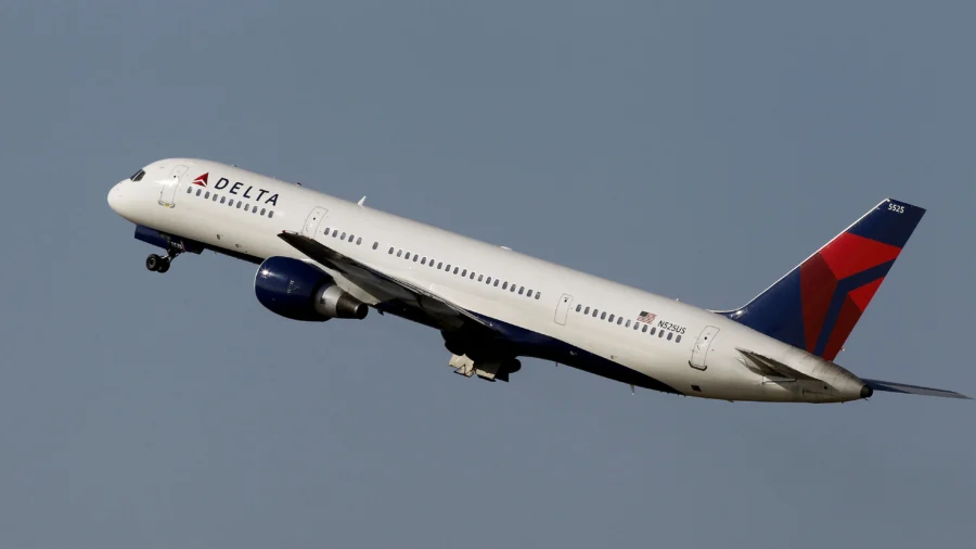 Boeing 757 Loses Nose Wheel While Awaiting Takeoff in Atlanta