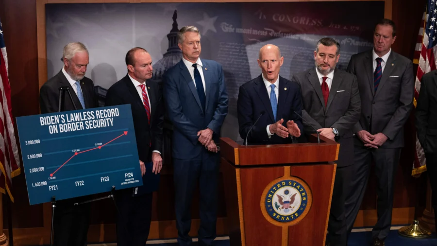 GOP Senators Criticize McConnell Over Border Talks