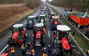 France Drops Plan to Decrease Farmers’ Diesel Discount but Protests to Continue