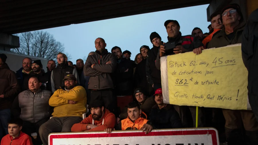 Farmer Protests Intensify, Amplifying Pressure on French Government