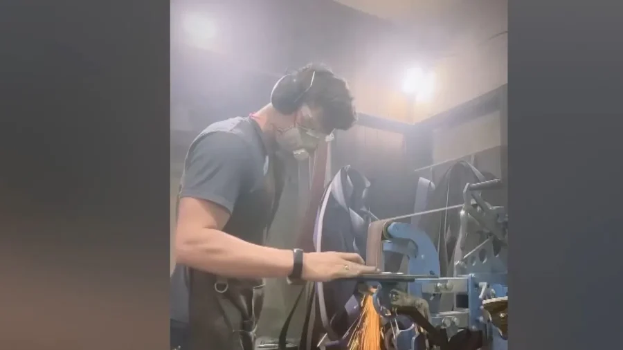 21st Century Bladesmith Keeping Traditional Craft Alive–and Thriving