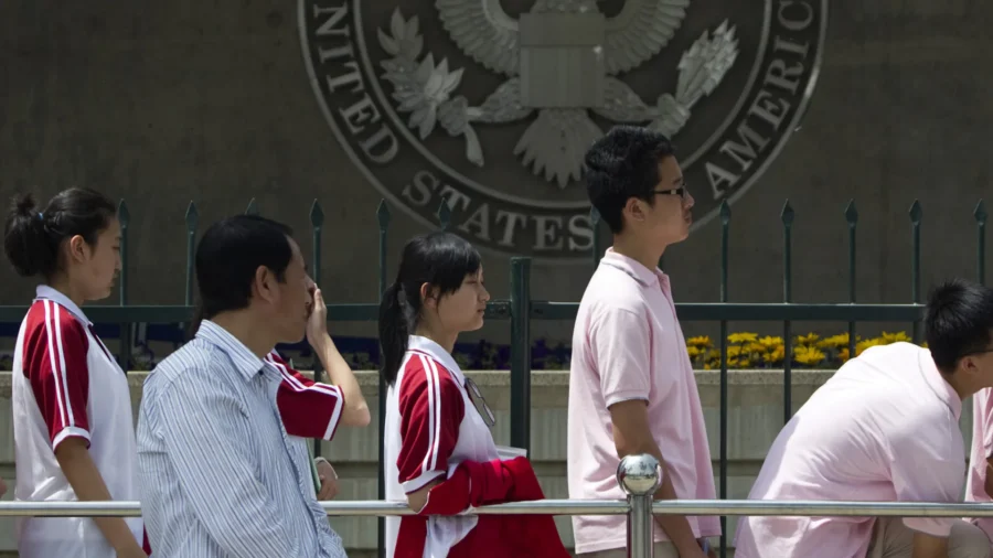 Chinese Students Will Be Treated Differently 'Because of the CCP': Expert