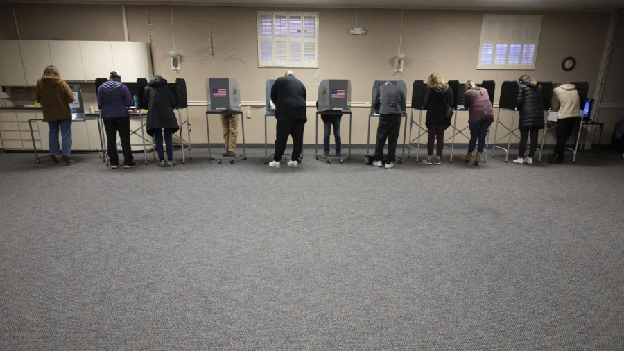 Economy to Prove Key Issue in Competitive 2024 House Races in Districts Biden Won: Analyst