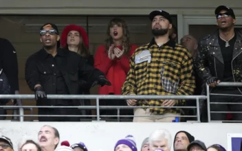 Super Bowl-Bound Chiefs Tight End Travis Kelce to Taylor Swift: ‘Thanks for Joining the Team’