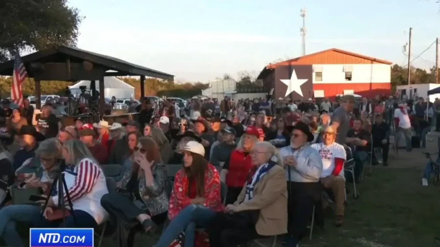 Trucker Convoy En Route to Texas Border Rally