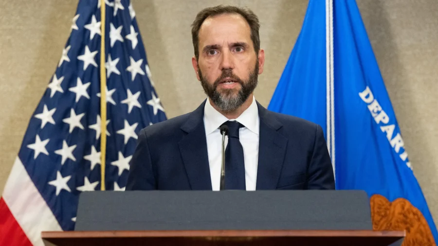 Special Counsel Jack Smith Revised Trump Indictment Out of 'Abundance of Caution' Over Immunity Grounds: Legal Expert