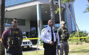Man Holds Hostages at Knifepoint in Florida Bank, Gets Killed by SWAT Sniper: Sheriff