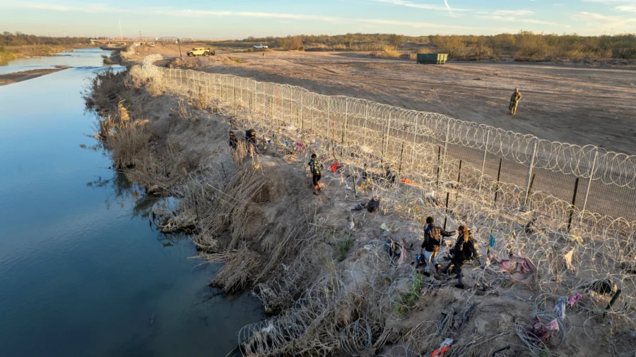 Cartels Completely Control Border on Mexican Side and Significantly Control US Side: Analyst