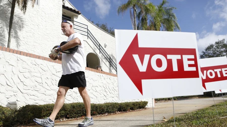 Latino Voters Concerned About Inflation and Jobs: Poll