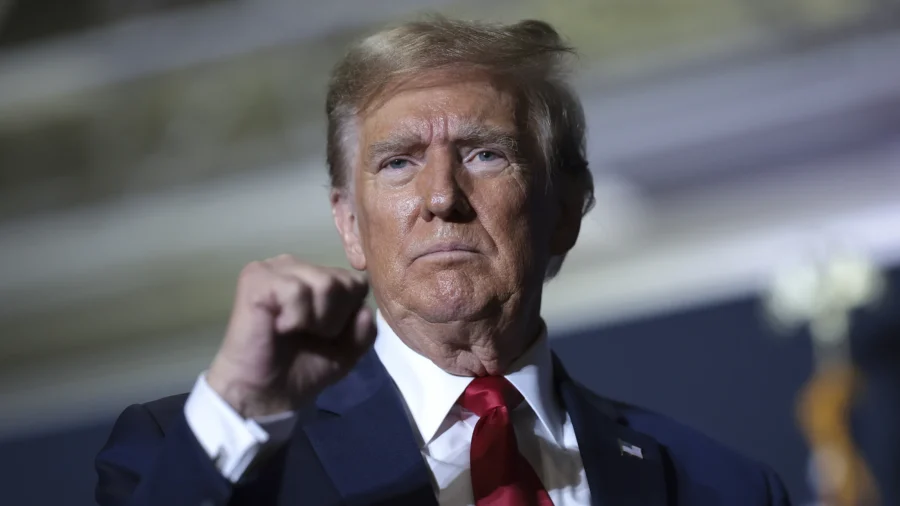 Trump Rallies in South Carolina With Strong Lead in Polls