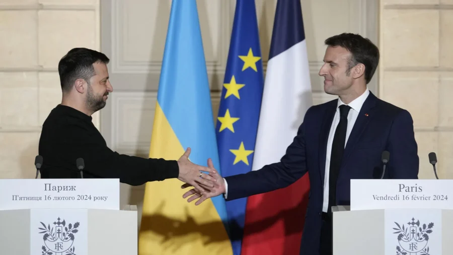 Zelenskyy Visits Paris, Meets Macron