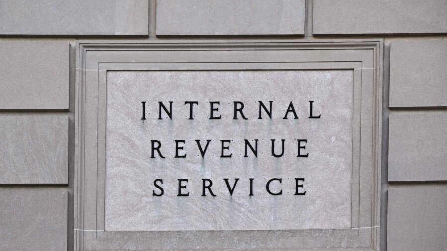 Lawmakers Probe IRS Over Use of AI to Survey Americans’ Financial Information