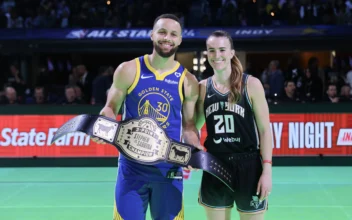 NBA vs. WNBA: Curry Tops Ionescu in 3-Point Duel
