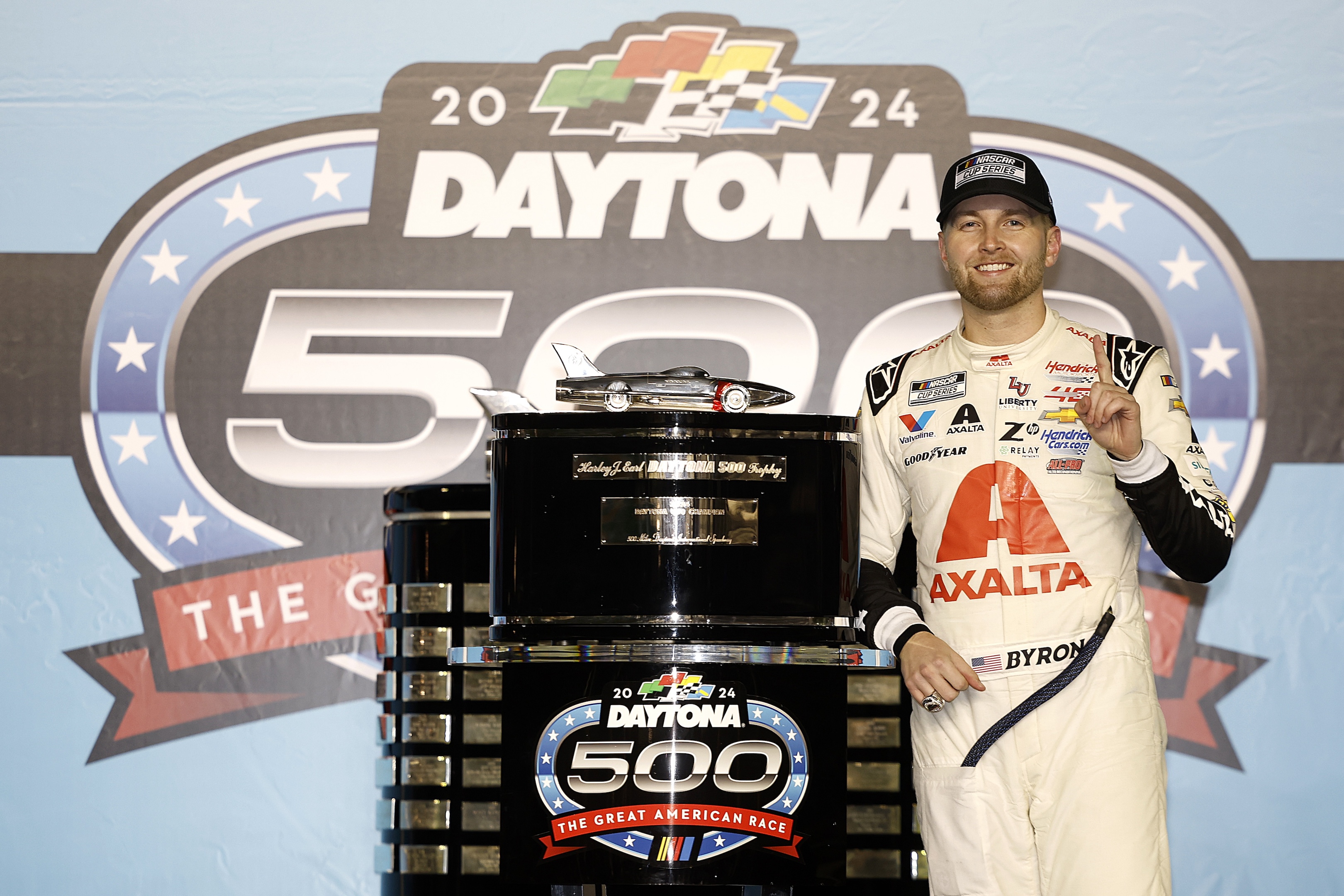 William Byron Wins Daytona 500 Under Caution | NTD