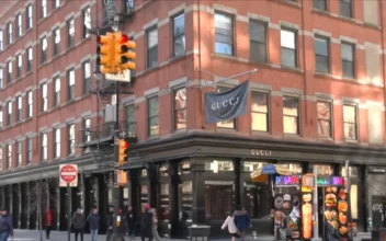 Brazen Daylight Robbery at Gucci Store Leaves New York City Residents Stunned
